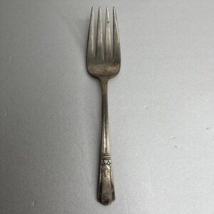 Court‎ Silver Plate (1939) Cold Meat Serving Fork - 7.75" - Art Deco — B.Lu.4